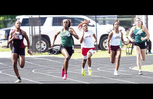 Eight Mexia tracksters qualify for regional meet
